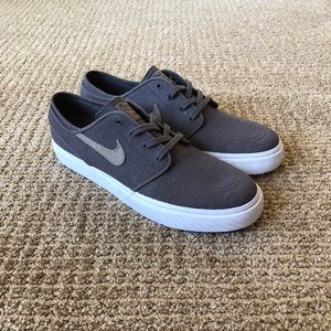 Nike SB Zoom Janoski CVS DC